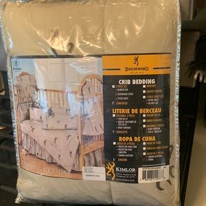 Crib comforter brand new never used